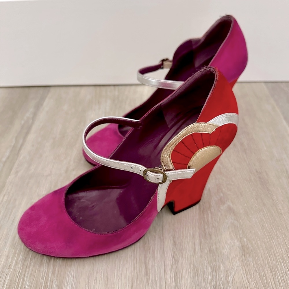 Marc Jacobs Suede Pumps
